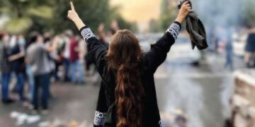 انقلابی که ایدئولوژی‌ زده و مکتبی و اتوپیایی نیست!